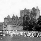 Photograph of races during Sunday school picnic at Craigmillar Castle, Edinburgh, 18 June 1920 (Crown Copyright, National Records of Scotland,CH3/723/34/269/4).
