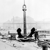Photograph one of the anchors of RMS Lusitania in the shipyard of John Brown & Co, Clydebank, 1906 (Crown Copyright, National Records of Scotland, UCS141/10)