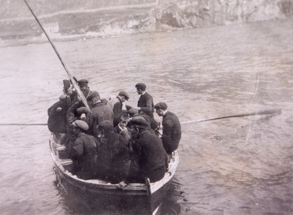 A St Kildan ferry boat, c1913 (National Records of Scotland, GD1/713/1)