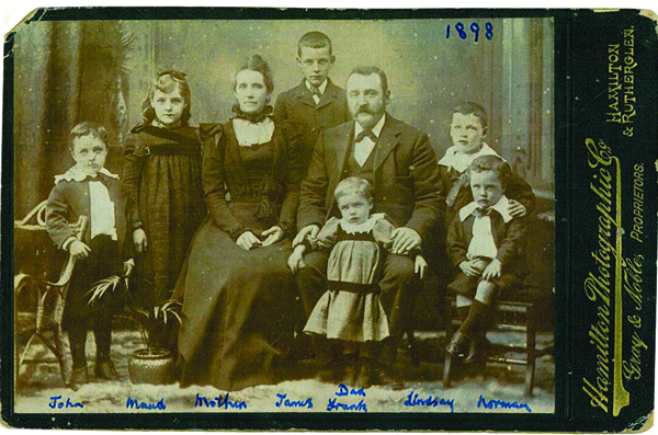 John Reid Cowie, his wife Elspet Williamson, and six of their seven children in 1898. Photograph, private collection. 